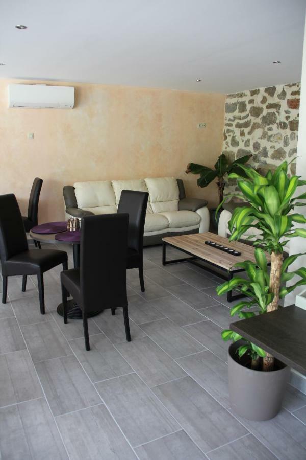 Les Jardins De Soulane B&B - Adults Only Belcastel-et-Buc Bagian luar foto