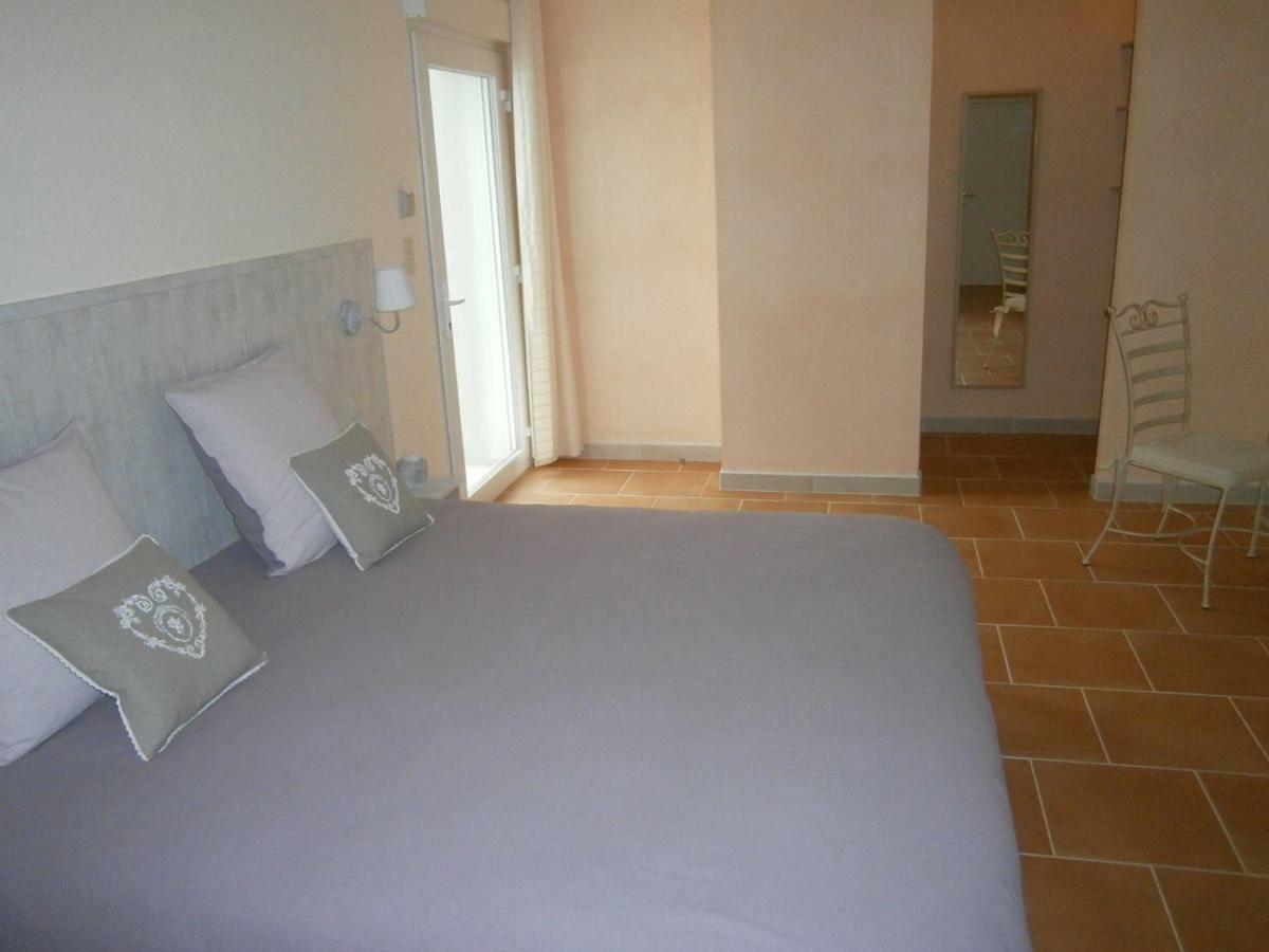 Les Jardins De Soulane B&B - Adults Only Belcastel-et-Buc Bagian luar foto